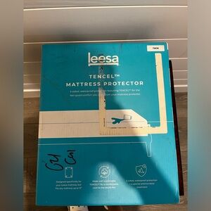 *Leesa Twin Tencel Mattress Protector